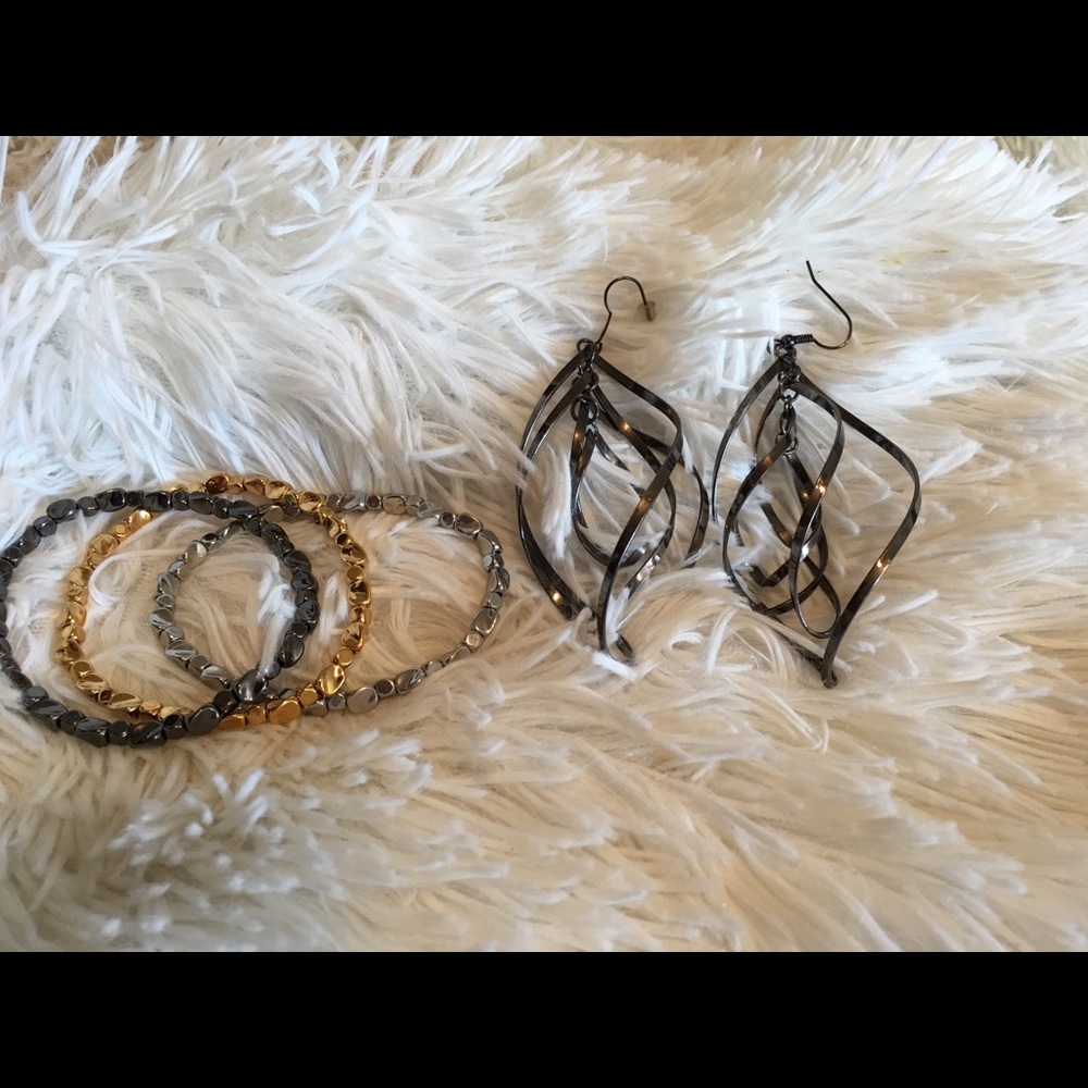 Lia Sophia trim color bracelets with earrings